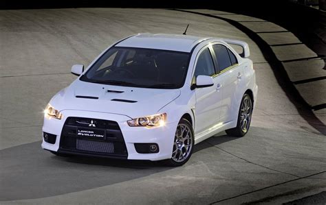 2014 Mitsubishi Lancer evolution photo