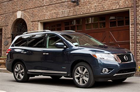 2014 Nissan Pathfinder hybrid photo