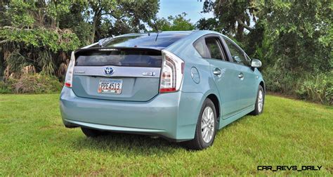 2014 Toyota Prius plug-in hybrid engine