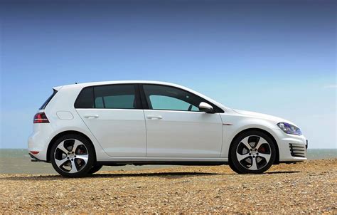 2014 Volkswagen Golf photo