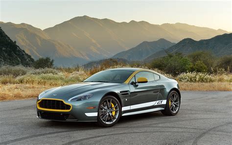 2015 Aston martin V8 vantage photo