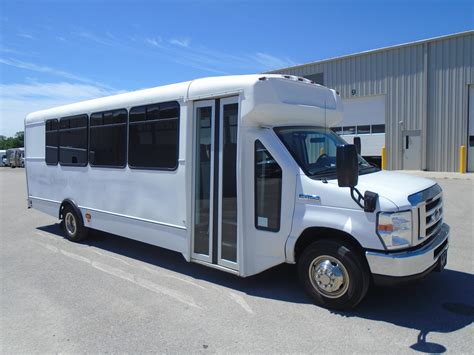 2015 Ford E-450 photo