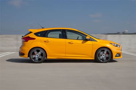 2015 Ford Focus photo