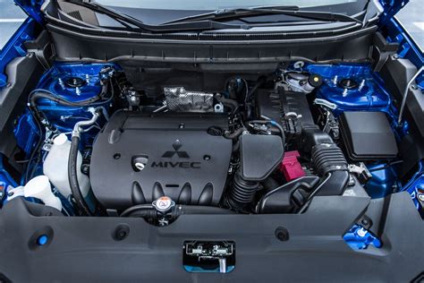 2015 Mitsubishi Outlander engine