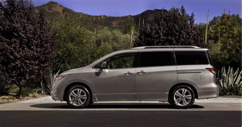 2015 Nissan Quest photo