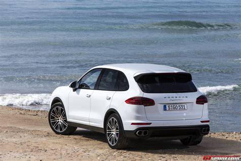 2015 Porsche Cayenne photo