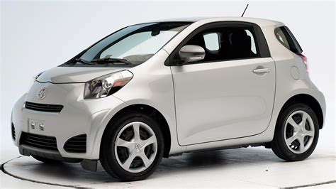 2015 Scion Iq photo