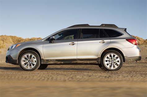 2015 Subaru Outback photo