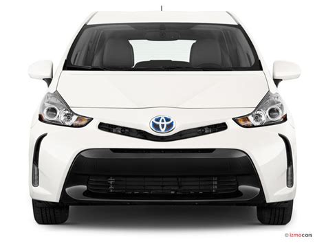 2015 Toyota Prius v photo