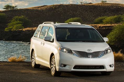 2015 Toyota Sienna photo