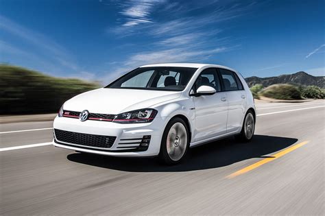 2015 Volkswagen Golf photo