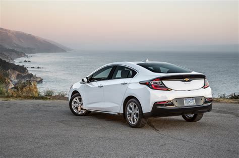 2016 Chevrolet Volt photo