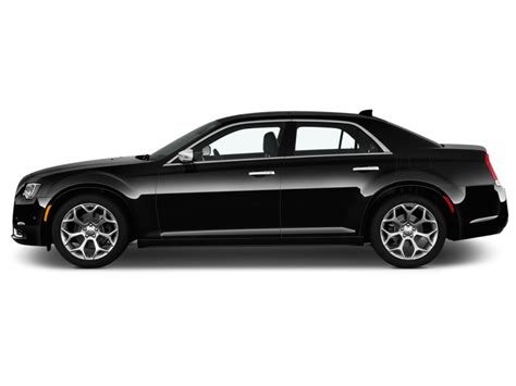 2016 Chrysler 300c photo