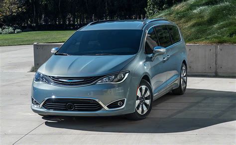 2016 Chrysler Pacifica engine