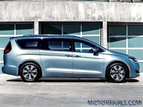 2016 Chrysler Pacifica photo