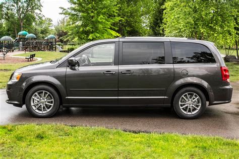 2016 Dodge Caravan photo