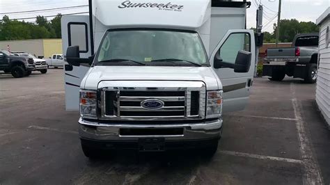 2016 Ford E-450 photo