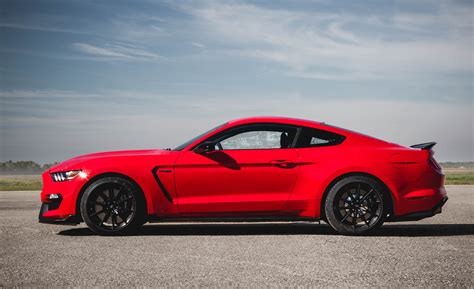 2016 Ford Mustang photo