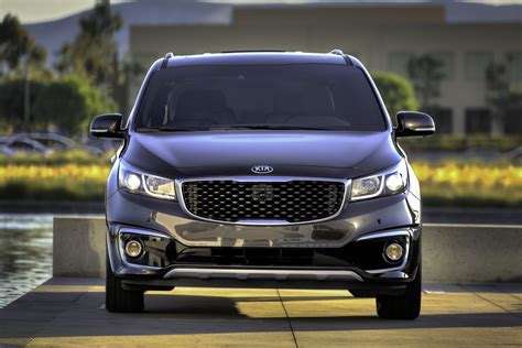 2016 Kia Sedona photo