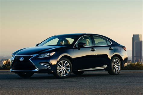 2016 Lexus Es300h photo