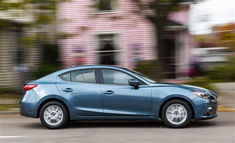 2016 Mazda Mazda3 photo