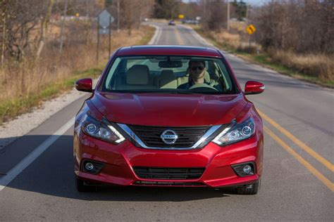 2016 Nissan Altima photo