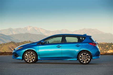 2016 Scion Im photo