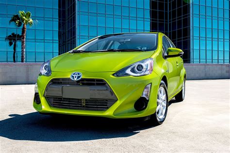 2016 Toyota Prius c photo