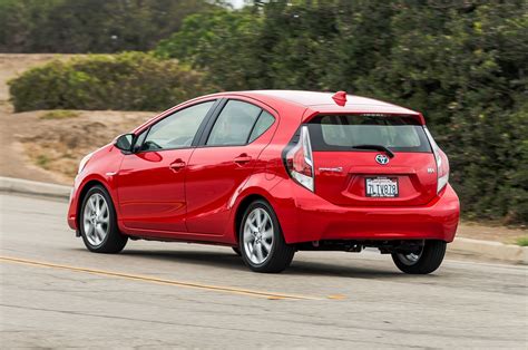 2016 Toyota Prius c photo