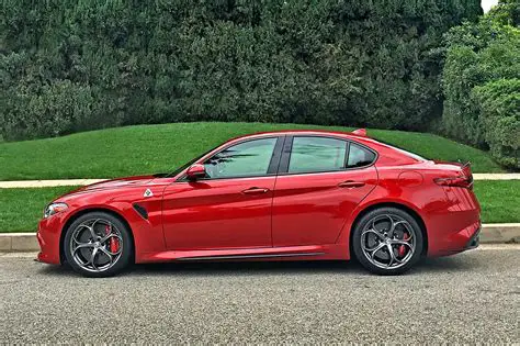 2017 Alfa romeo Giulia photo