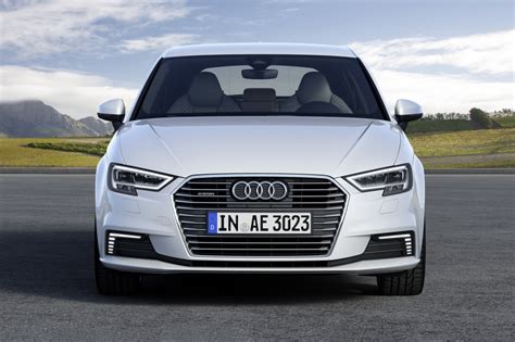 2017 Audi A3 etron photo