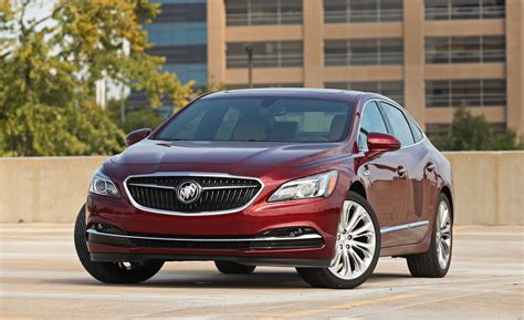 2017 Buick Lacrosse photo