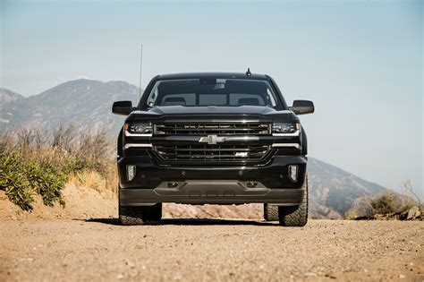 2017 Chevrolet Silverado photo