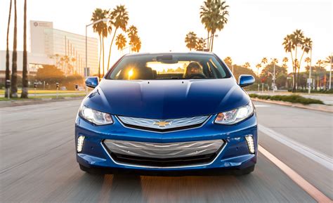 2017 Chevrolet Volt photo