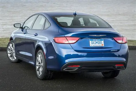 2017 Chrysler 200 photo