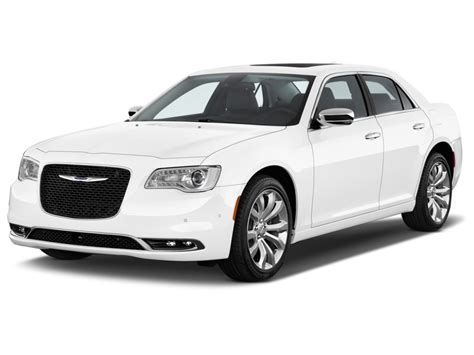 2017 Chrysler 300c photo