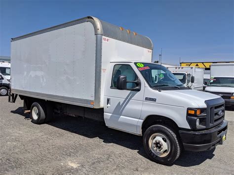 2017 Ford E-350 engine