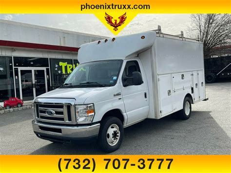 2017 Ford E-350 photo