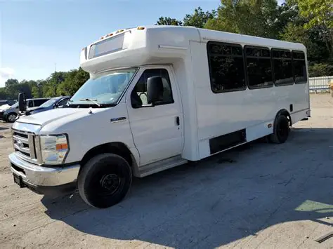 2017 Ford Econoline photo