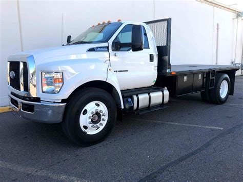 2017 Ford F-650 engine