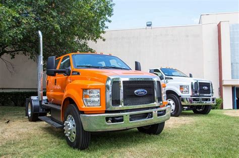 2017 Ford F-750 photo