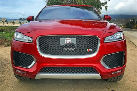 2017 Jaguar F-pace photo