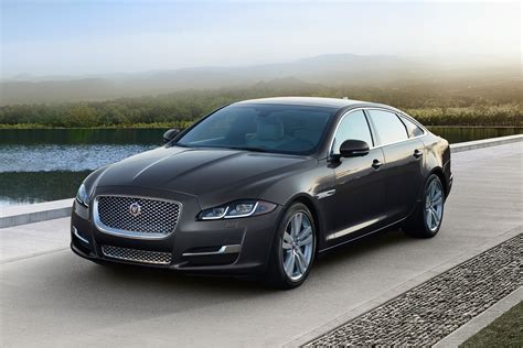 2017 Jaguar Xj photo