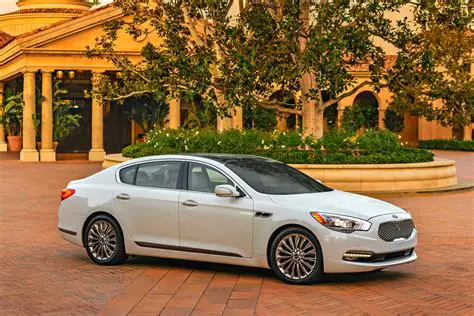 2017 Kia K900 photo