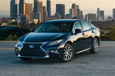 2017 Lexus Es300h photo