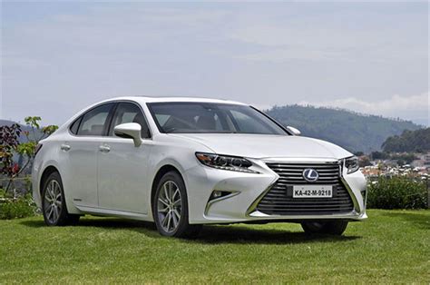 2017 Lexus Es300h photo