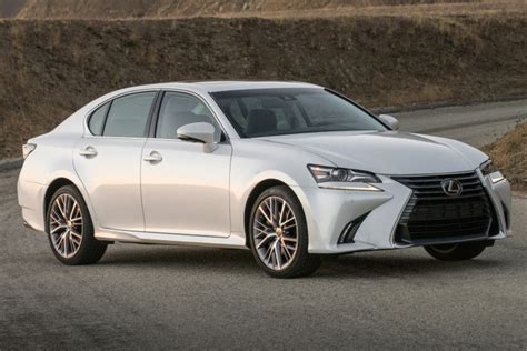 2017 Lexus Gs450h photo