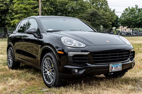 2017 Porsche Cayenne s e-hybrid photo