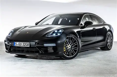 2017 Porsche Panamera photo