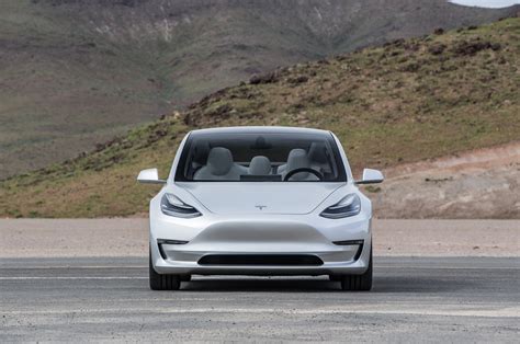 2017 Tesla Model 3 photo